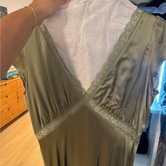 Reformation Dress - Picture 2 of 3